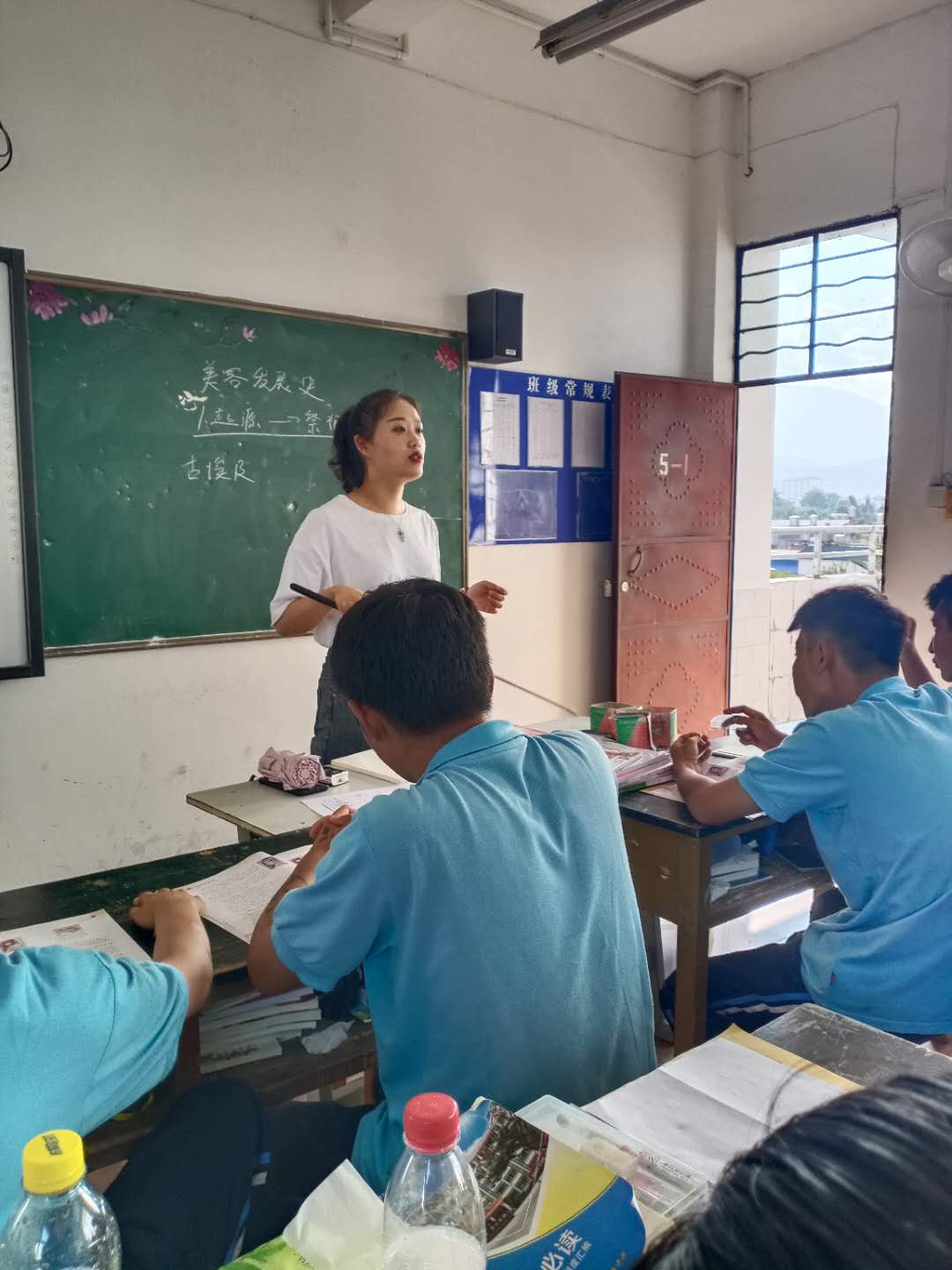 激动人心!芒市职业教育中心与恰好轻体平台校企战略合作培训班正式开课!(图3) 激动人心!芒市职业教育中心与恰好轻体平台校企战略合作培训班正式开课!(图3)